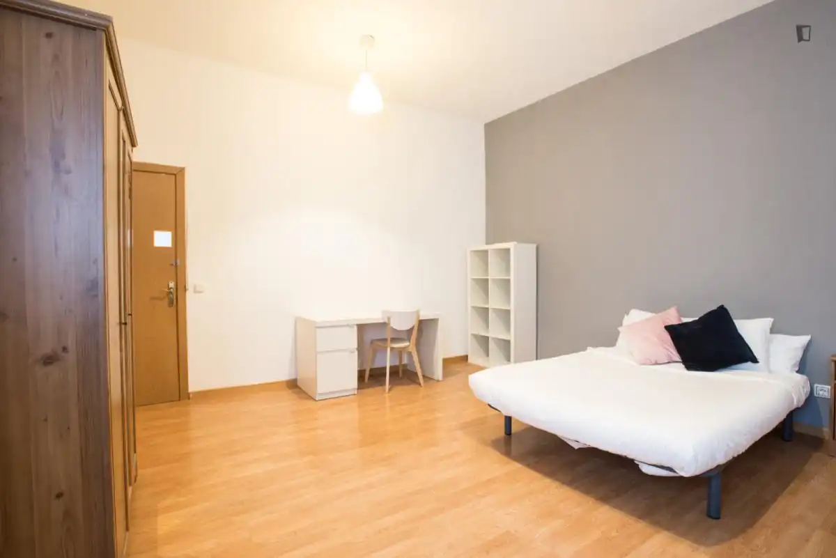 Room in Universidad - Malasaña
