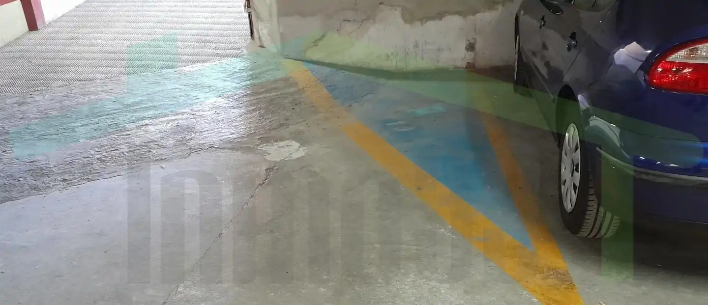 Garaje de alquiler en Carrer Ciutat de Castelló, Centro Urbano