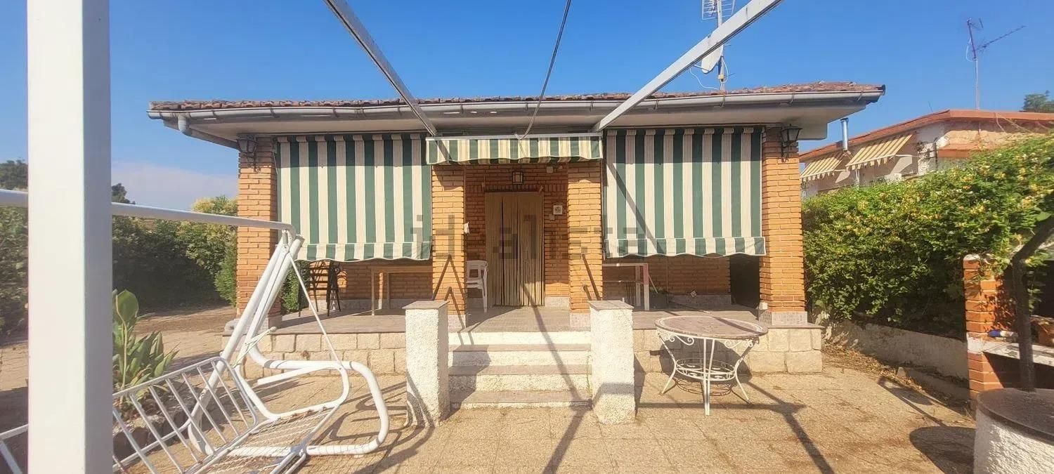 Vista exterior de Casa o chalet en venta en Escalona con Calefacción, Jardín privado y Terraza