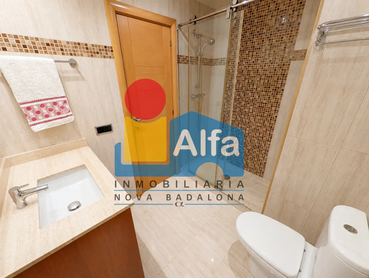 Baño de Piso en venta en Badalona con Aire acondicionado, Calefacción y Jardín privado