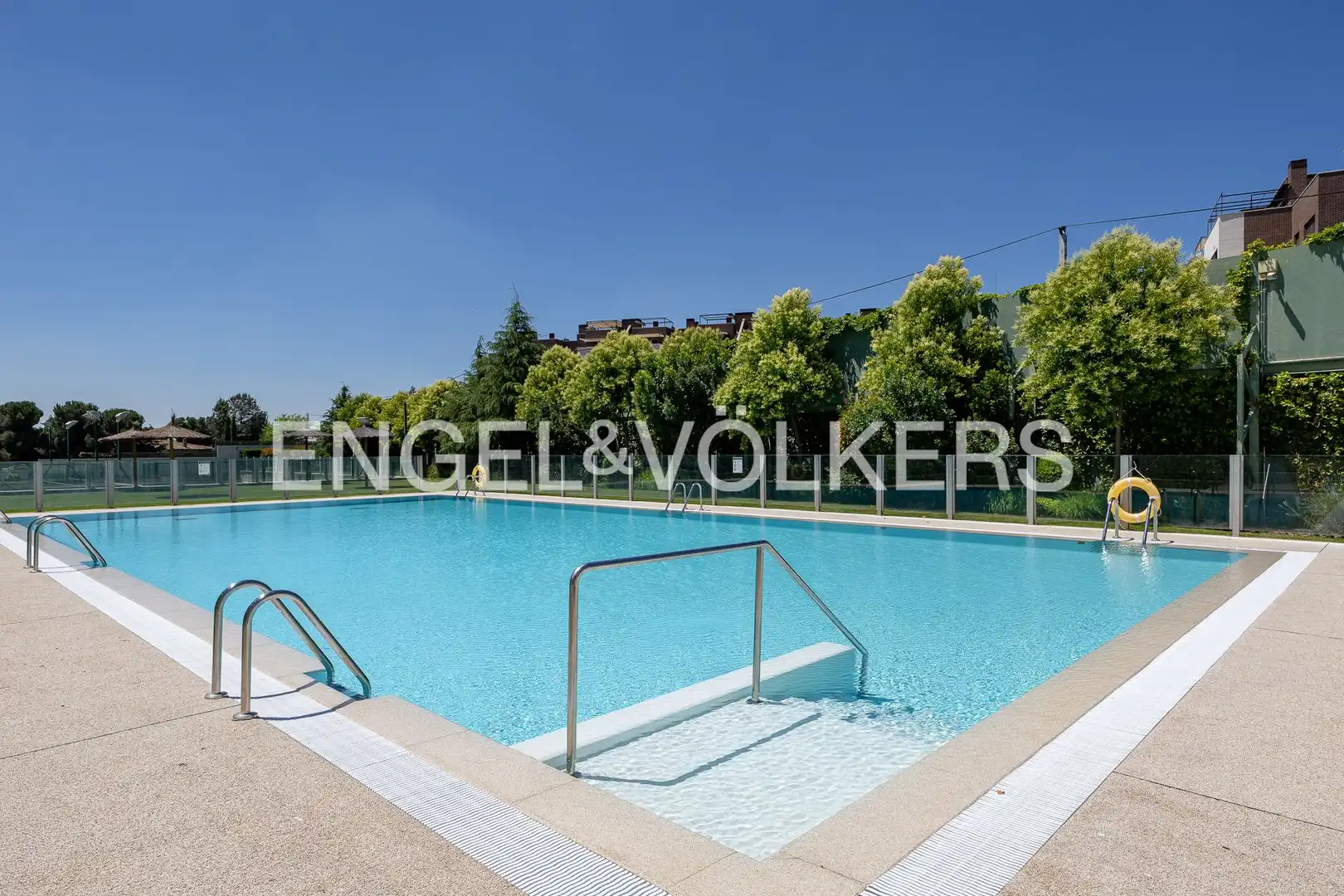 Swimming pool of Duplexes for sale in Madrid  with Air Conditioner, Heating and Private garden