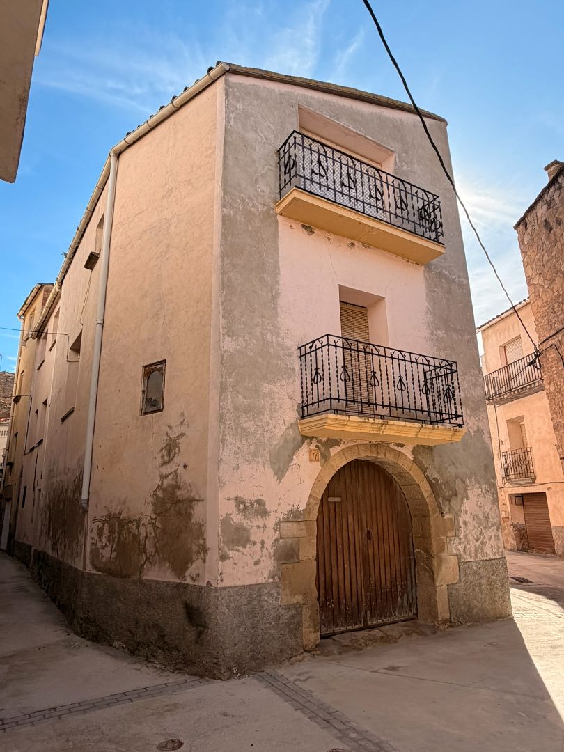 Vista exterior de Casa o chalet en venta en L'Espluga Calba con Calefacción, Amueblado y Balcón