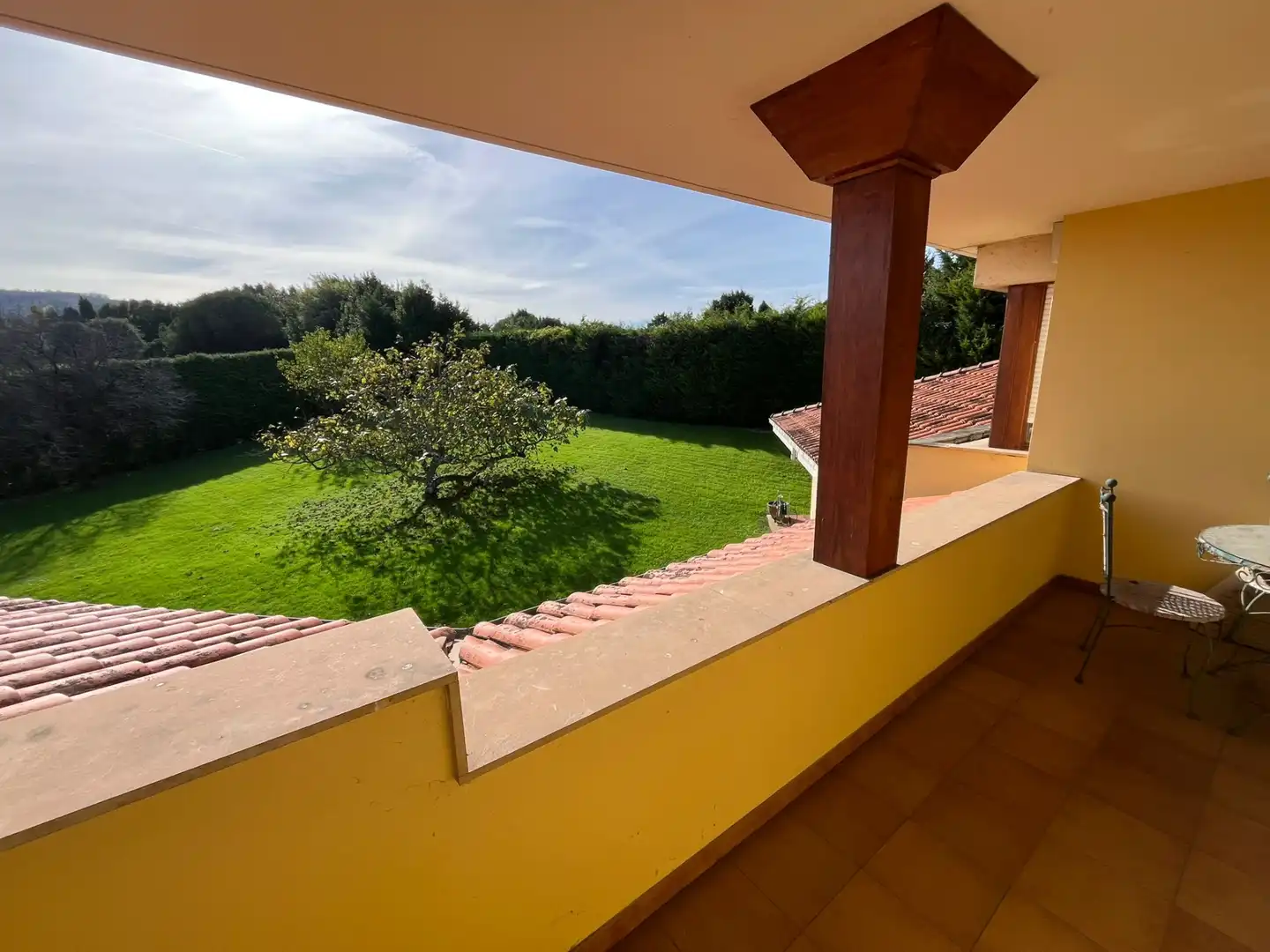 Jardí de Casa o xalet en venda en Gijón  amb Calefacció, Parquet i Terrassa