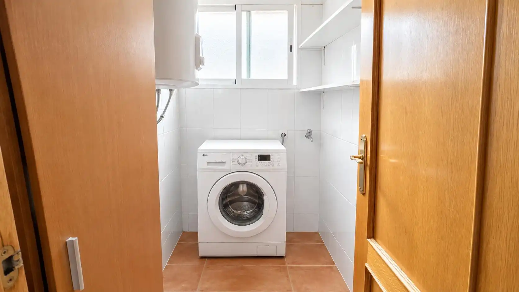 Bathroom of Flat for sale in Carlet, Valencia