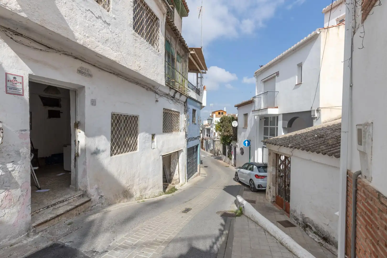 Exterior view of Houses for sale in  Granada Capital