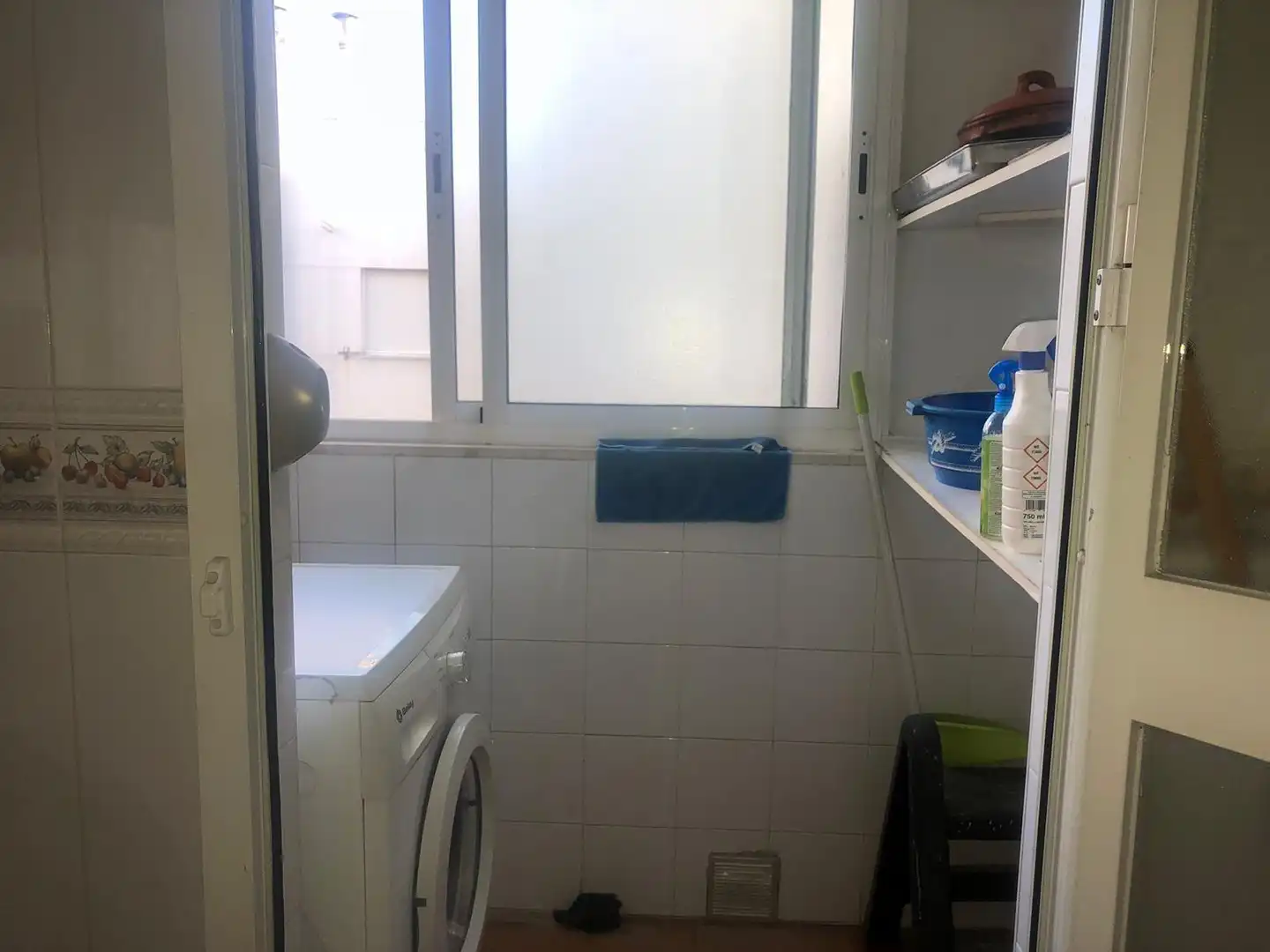 Baño de Piso en venta en Algeciras con Balcón