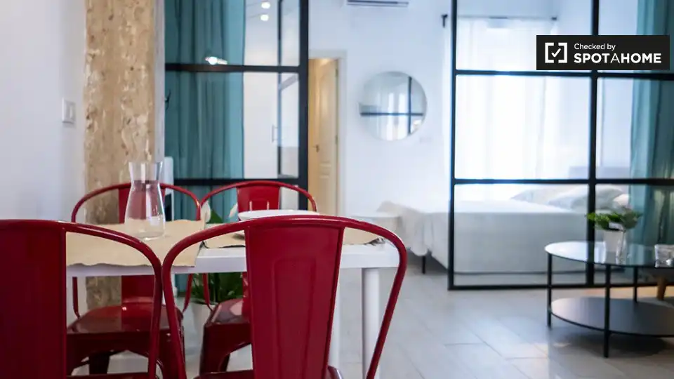 Dining room of Flat for rent in Valencia  with Air Conditioner, Heating and Furnished