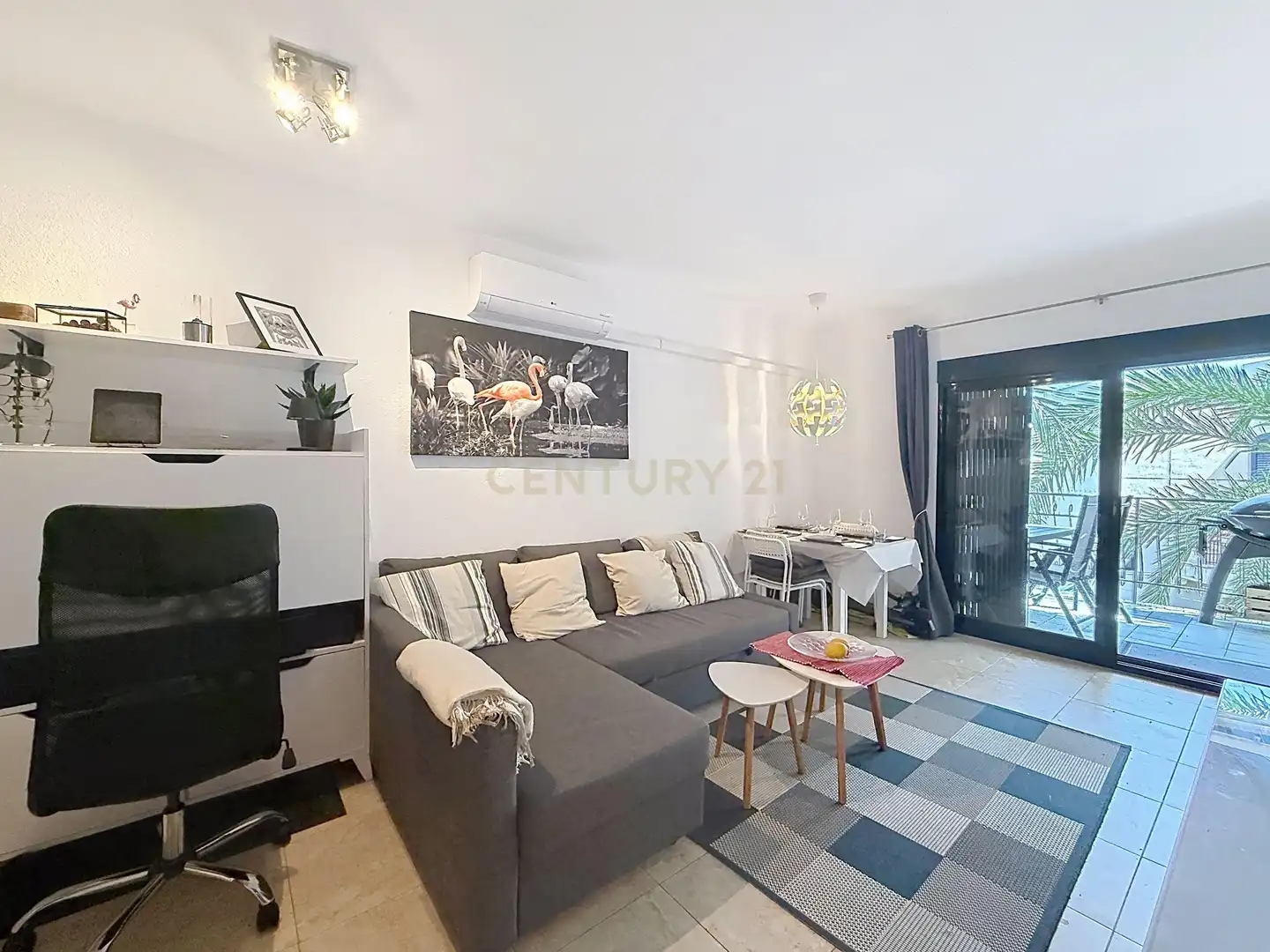 Sala de estar de Apartamento en venta en Torrevieja con Aire acondicionado y Piscina comunitaria