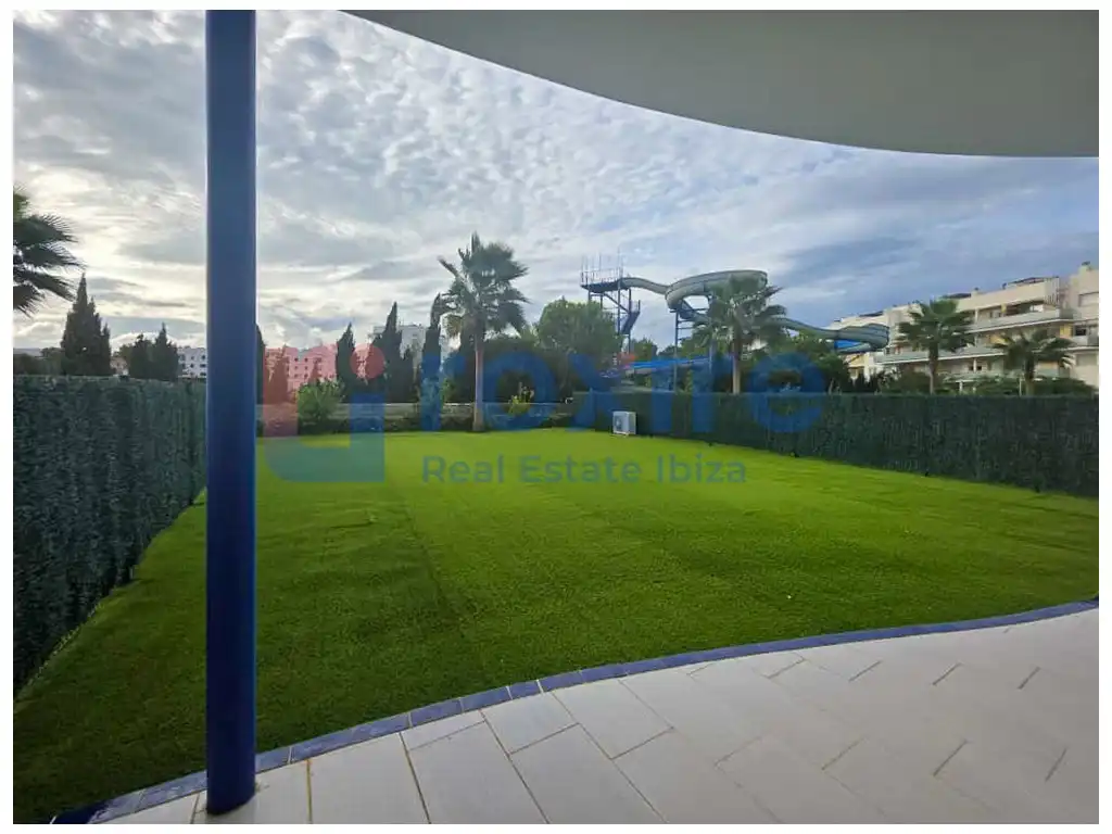 Jardí de Planta baixa en venda en Sant Josep de sa Talaia amb Aire condicionat, Jardí privat i Terrassa