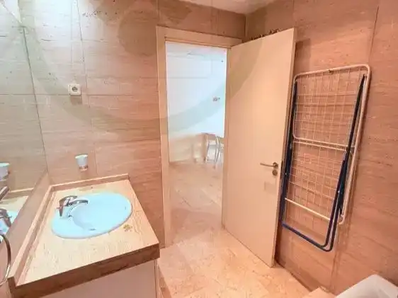 Badezimmer von Wohnungen zur Miete in  Madrid Capital mit Klimaanlage