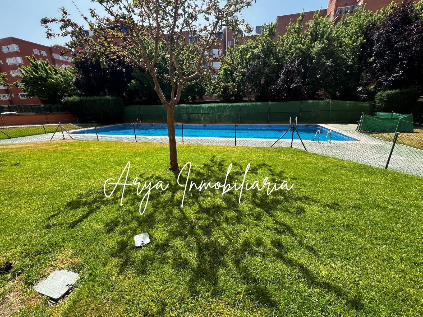 Piscina de Pis en venda en Torrejón de Ardoz amb Aire condicionat, Calefacció i Jardí privat