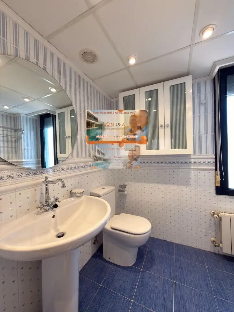 Baño de Dúplex en venta en Castellón de la Plana / Castelló de la Plana con Calefacción, Parquet y Terraza