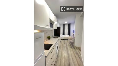 Foto 3 de Estudi per a compartir a Arapiles, Madrid