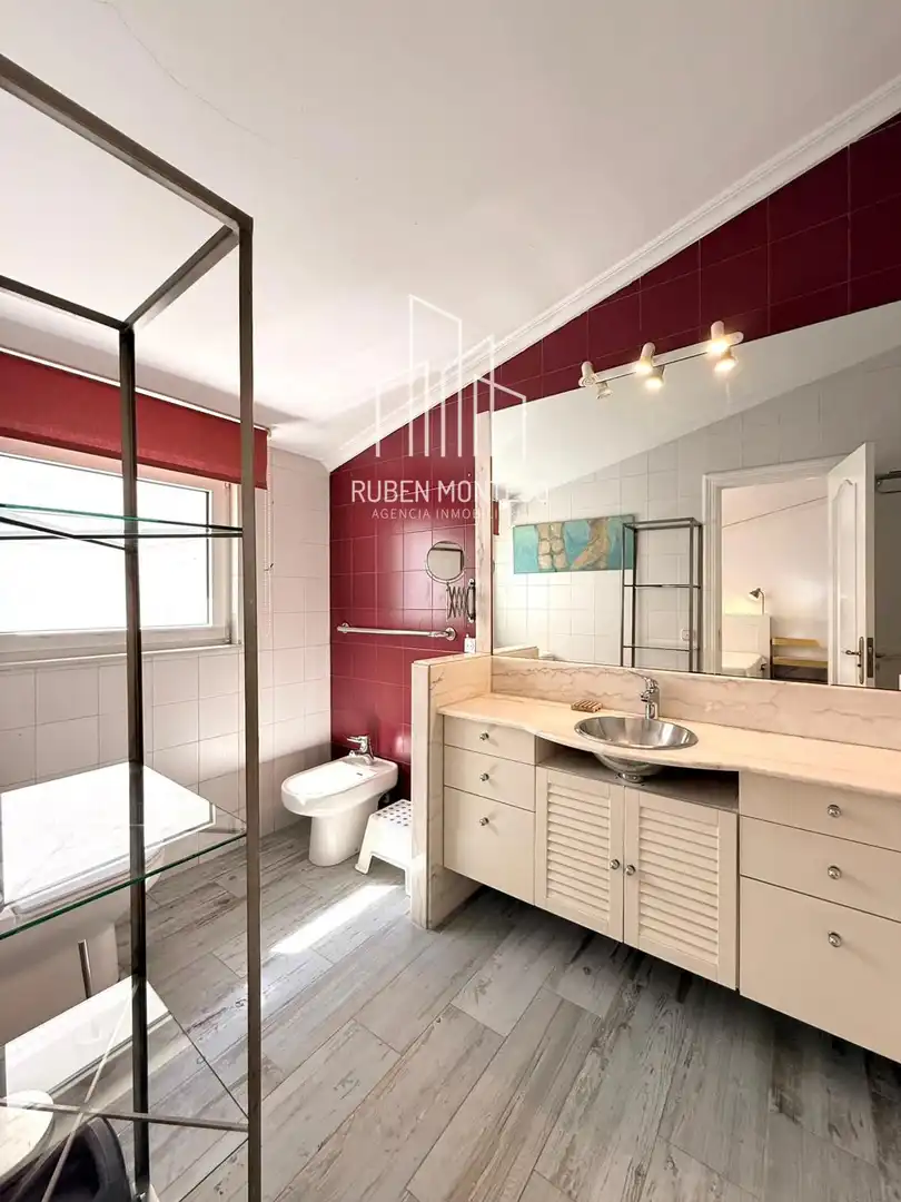 Bathroom of Attic for rent in Salamanca  with Air Conditioner, Heating and Terrace