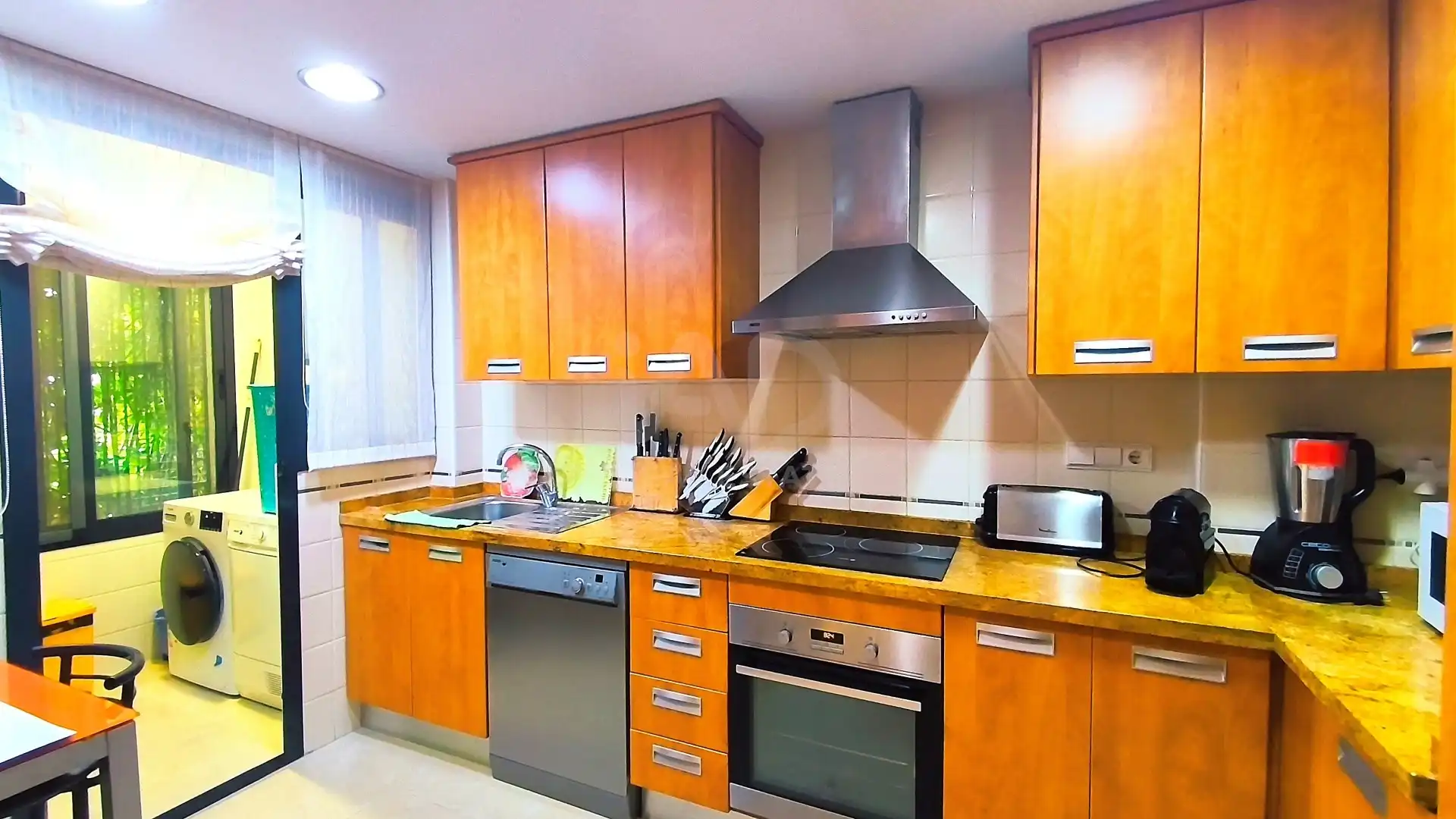 Cocina de Casa adosada en venta en Alicante / Alacant con Aire acondicionado, Calefacción y Terraza
