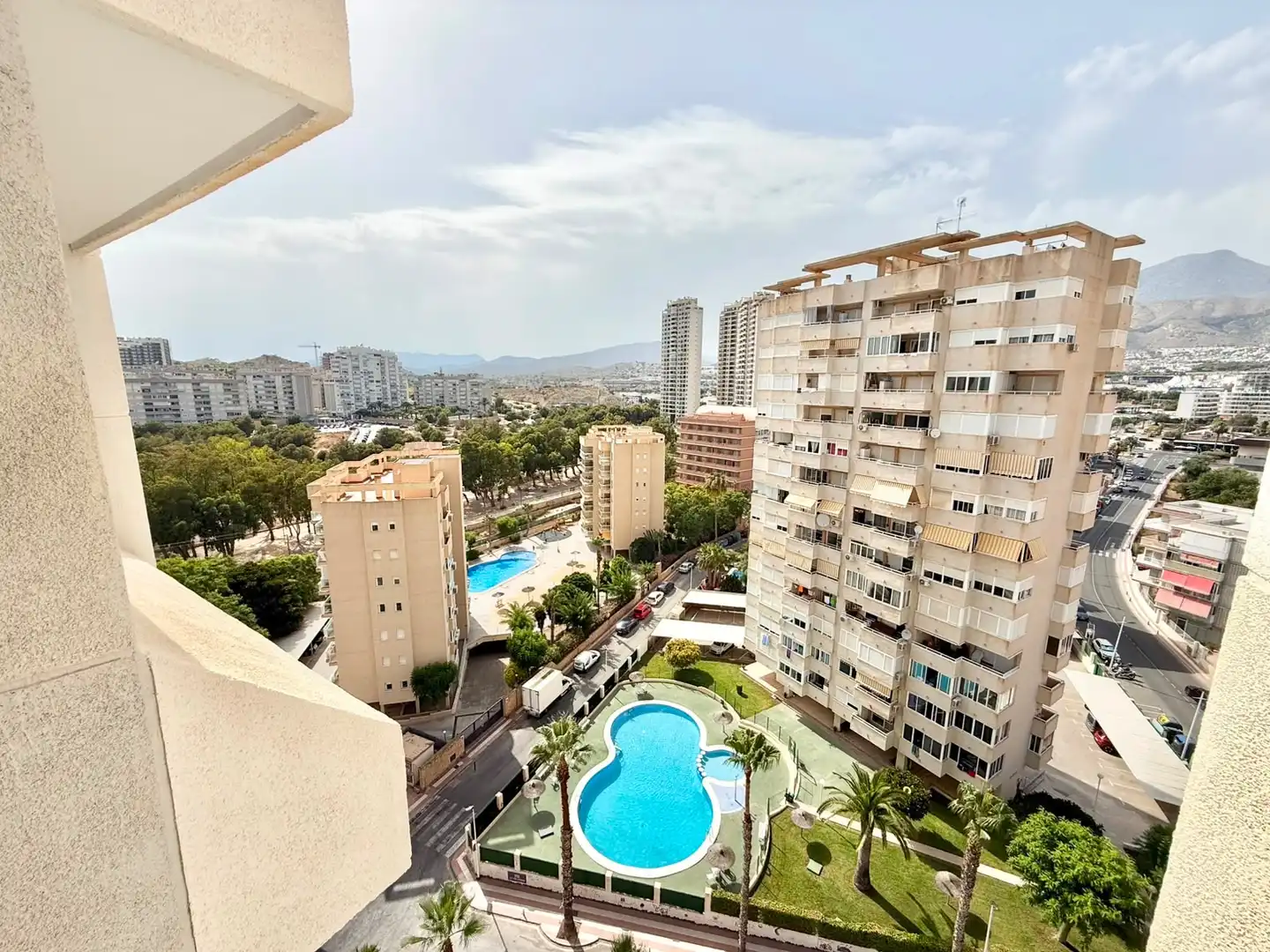 Vista exterior de Apartament de lloguer en Finestrat amb Aire condicionat, Calefacció i Piscina