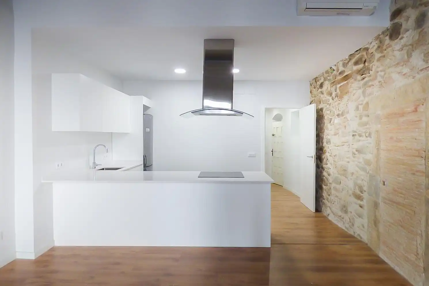Apartments for rent in Centre - Barri Vell