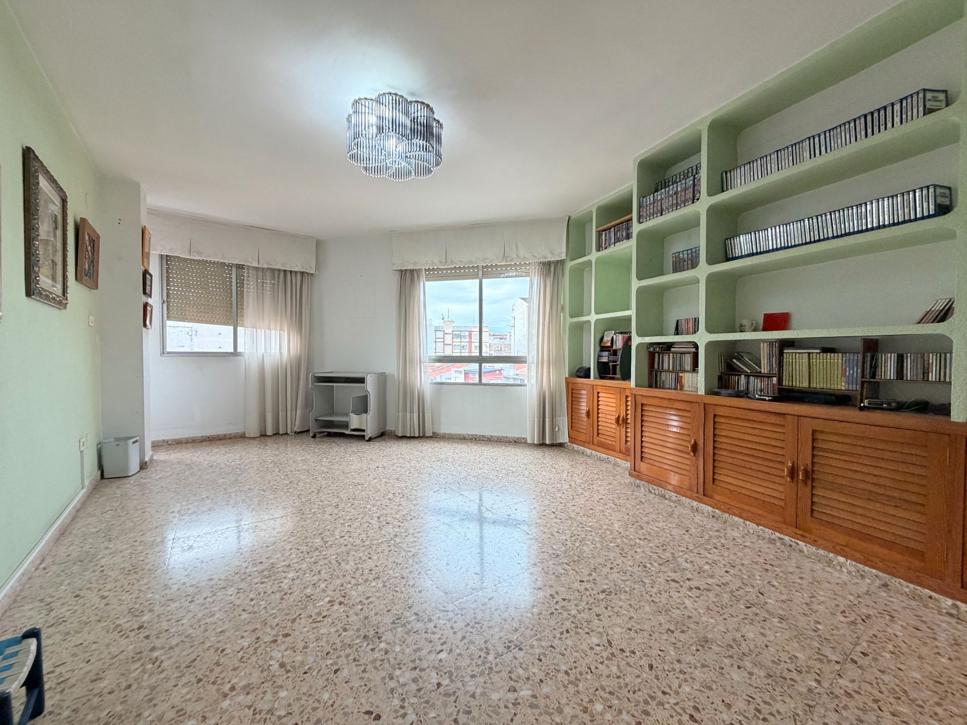 Living room of Flat for sale in Castellón de la Plana / Castelló de la Plana  with Air Conditioner, Terrace and Oven