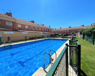 Swimming pool of House or chalet for sale in Parla  with Air Conditioner, Heating and Private garden