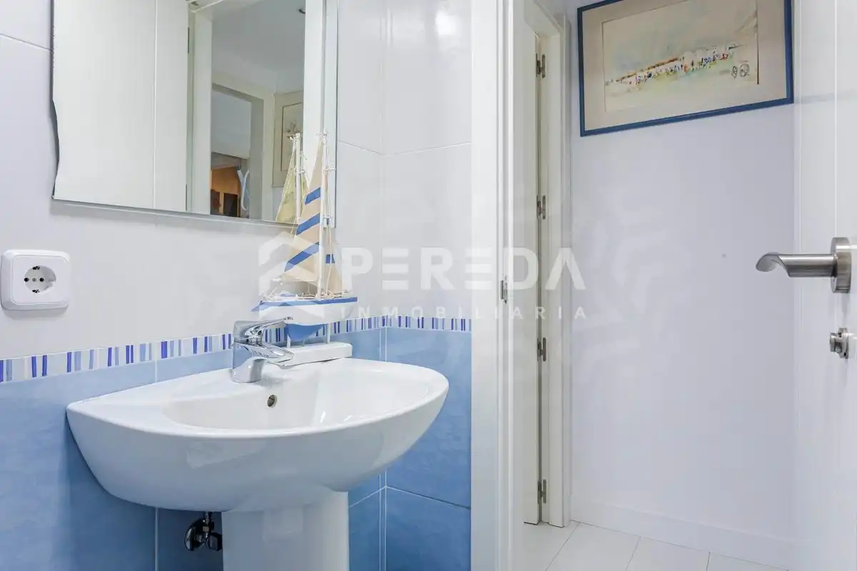 Baño de Ático en venta en Roquetas de Mar con Aire acondicionado, Terraza y Piscina comunitaria