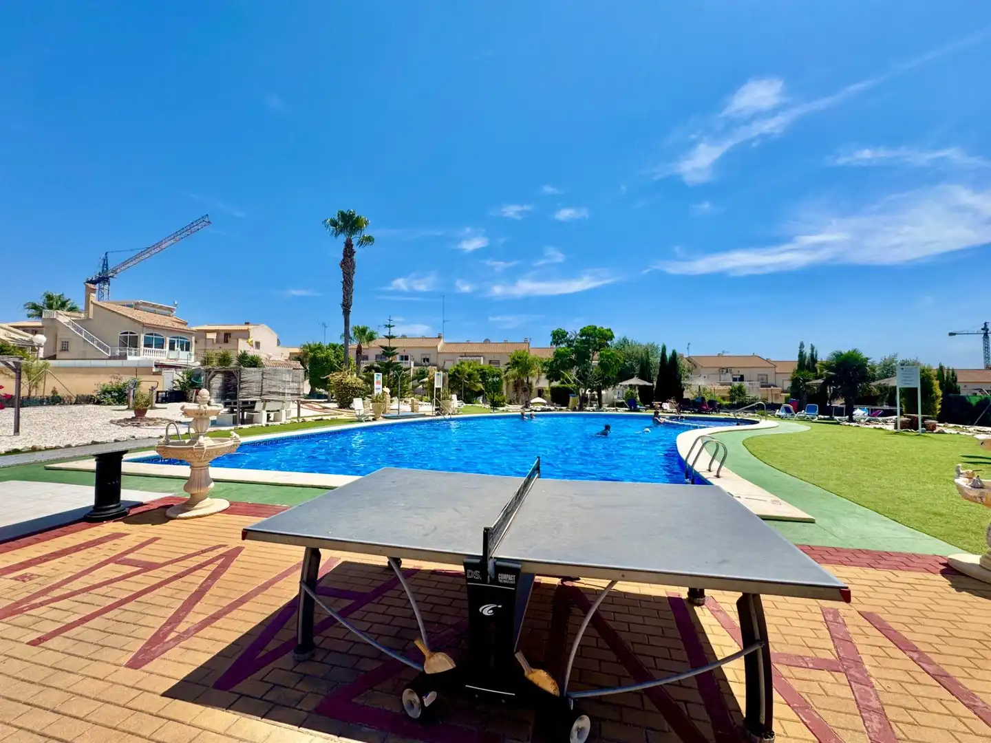 Piscina de Casa adosada en venda en Orihuela amb Piscina