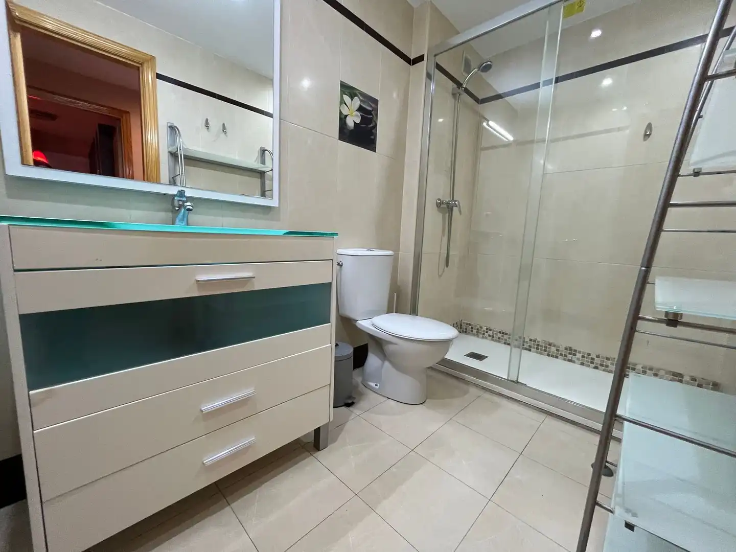 Baño de Piso en venta en Armilla con Aire acondicionado y Balcón
