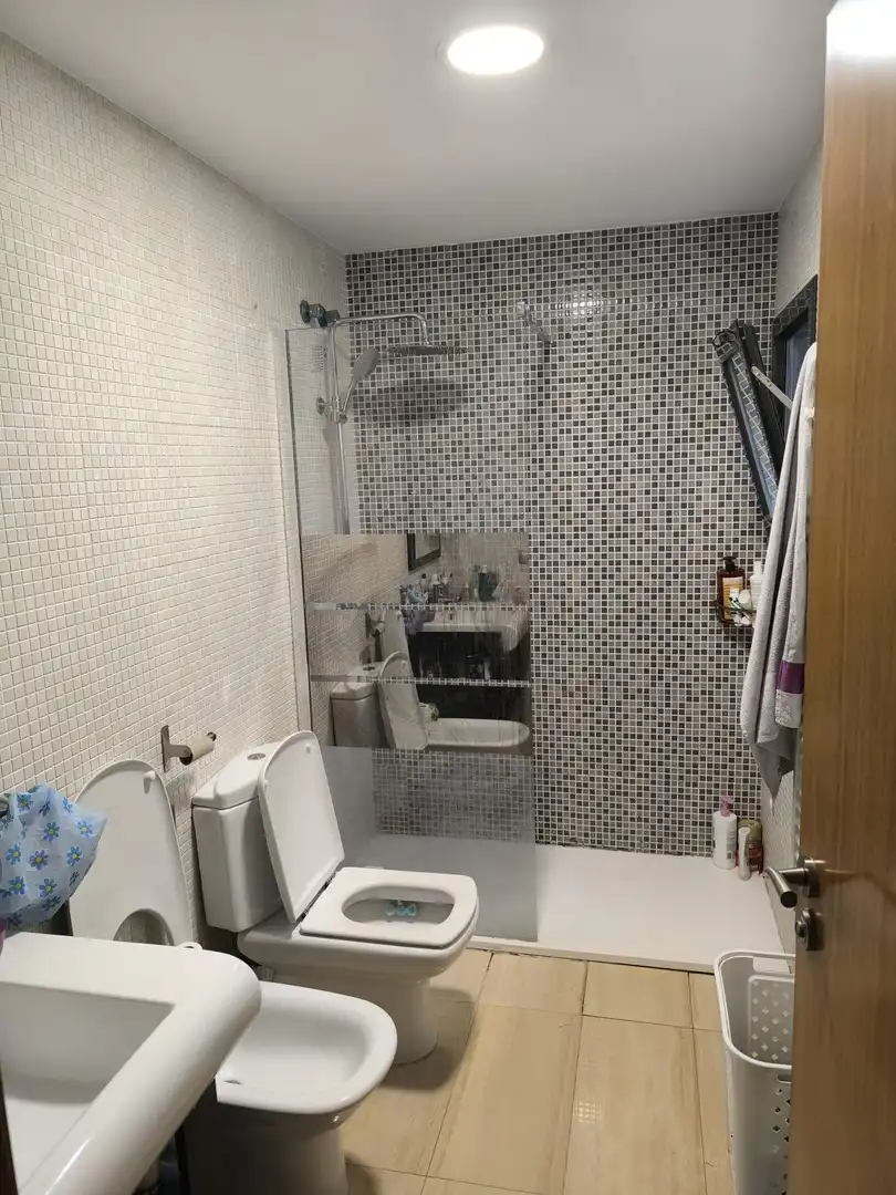 Baño de Dúplex en venta en Pineda de Mar con Terraza y Balcón