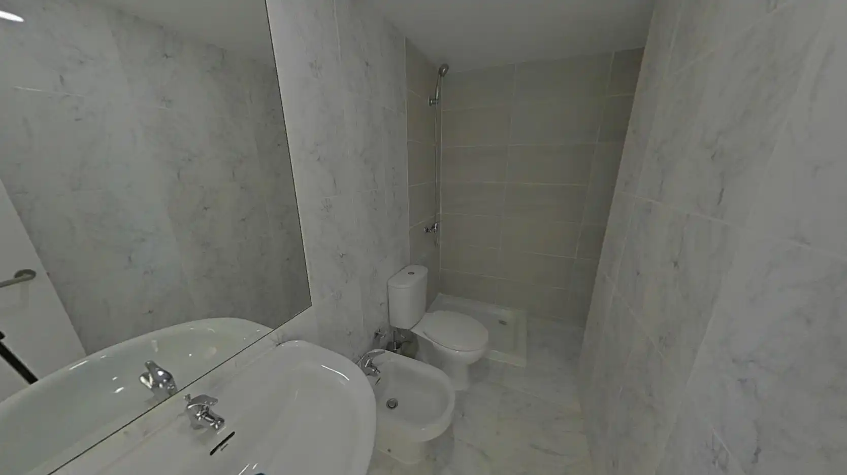 Badezimmer von Wohnung zum Verkauf in Madrid mit Klimaanlage, Heizung und Abstellraum