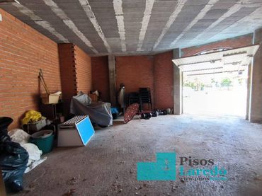 Gewerbefläche zum Verkauf in Calle Emperador Carlos V