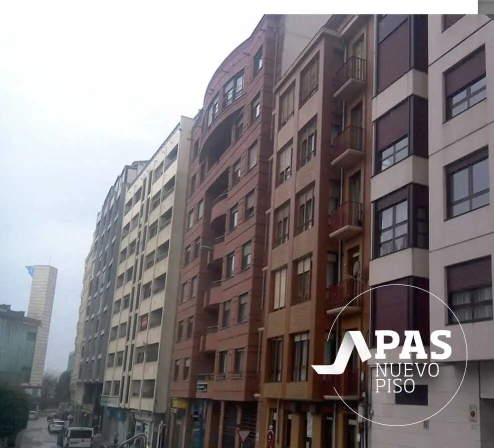 Vista exterior de Pis de lloguer en Santander amb Calefacció