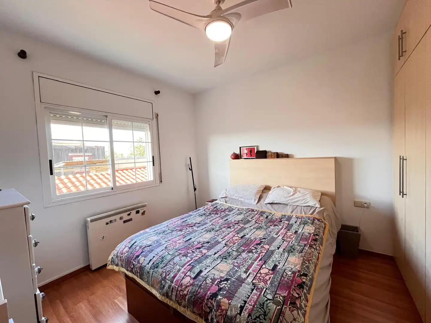 Habitación de Casa o chalet en venta en Vilanova i la Geltrú con Calefacción, Terraza y Piscina