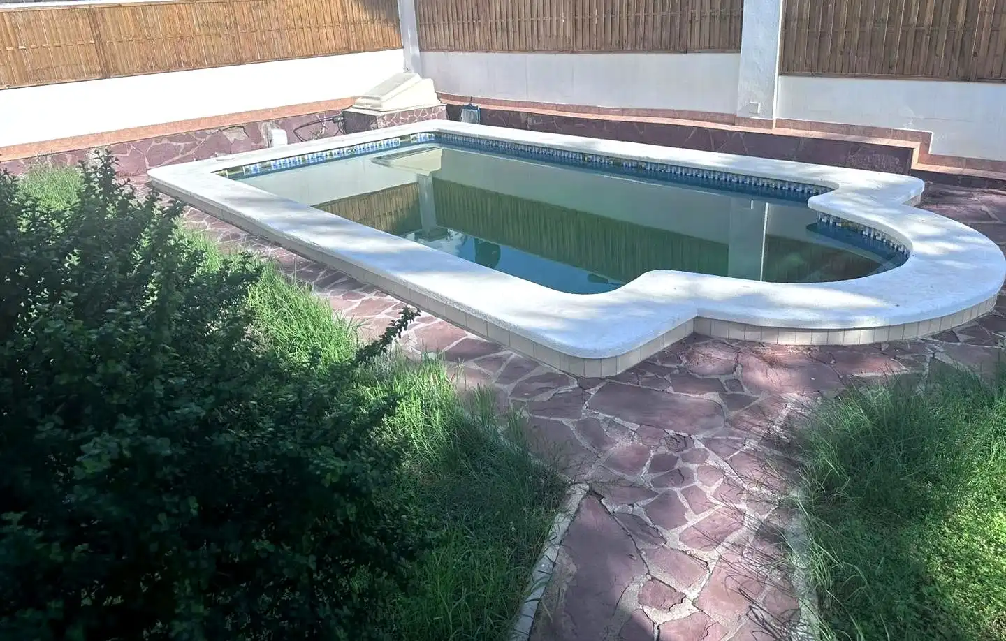 Schwimmbecken von Haus zum Verkauf in Benicasim / Benicàssim mit Klimaanlage, Privatgarten und Terrasse
