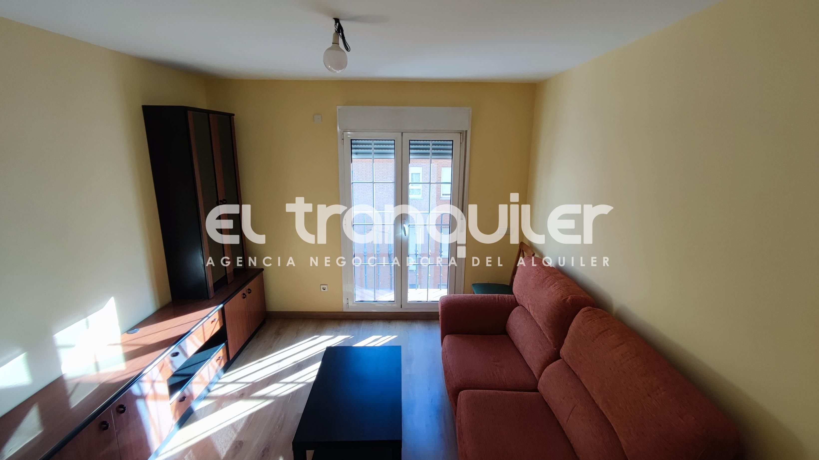 Living room of Flat for sale in  Madrid Capital  with Furnished and Washing machine