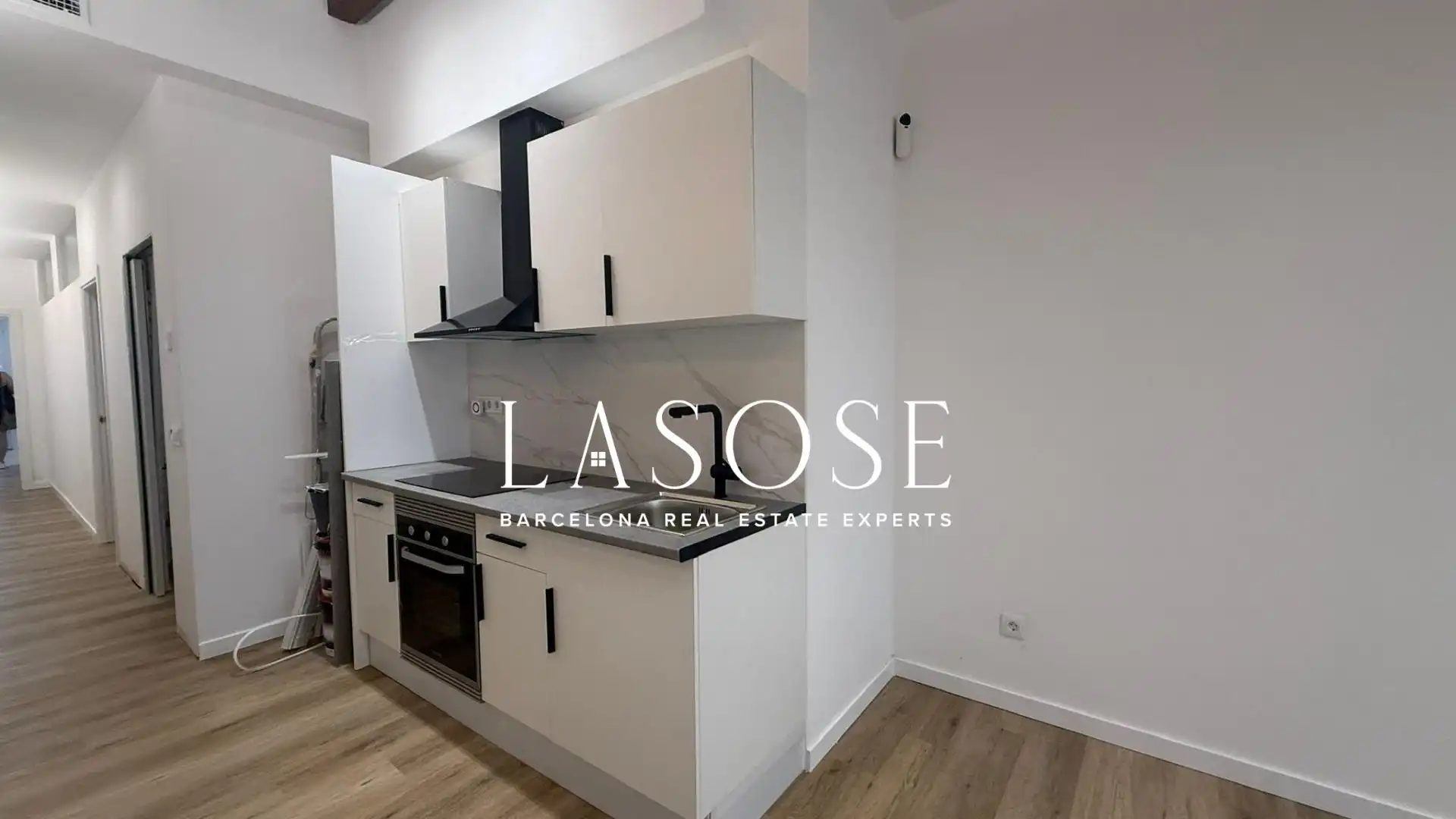 Cocina de Apartamento en venta en Barcelona