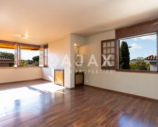 Bedroom of Flat for sale in Sant Cugat del Vallès  with Heating, Parquet flooring and Terrace