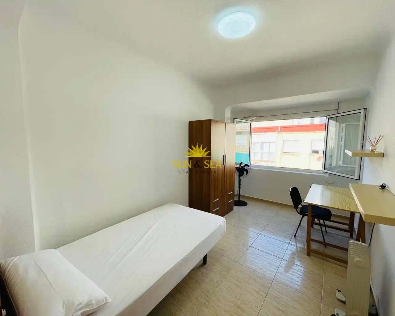 Habitación de Apartamento de alquiler en Cartagena con Calefacción, Amueblado y Horno