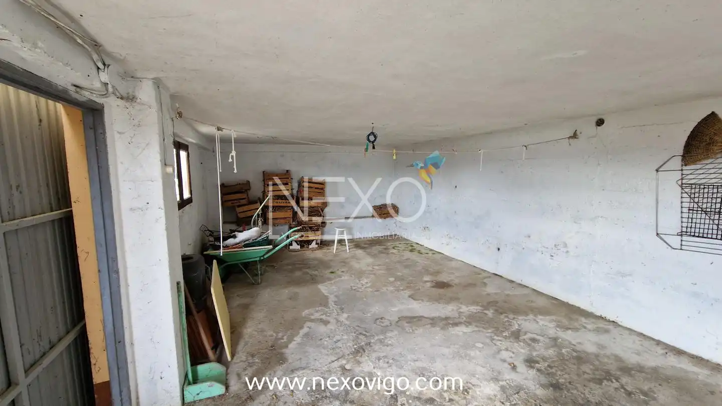 Casa o xalet en venda en Cangas  amb Calefacció, Jardí privat i Parquet