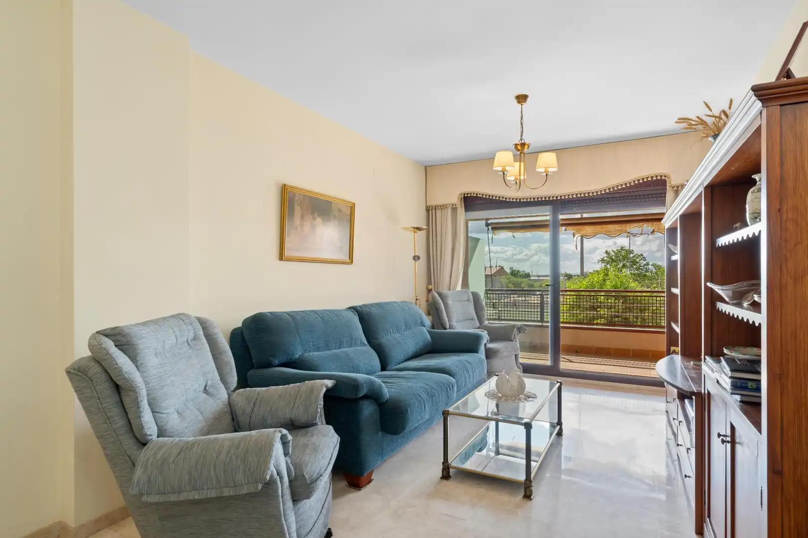 Living room of Flat for sale in Granada  with Air Conditioner, Heating and Terrace