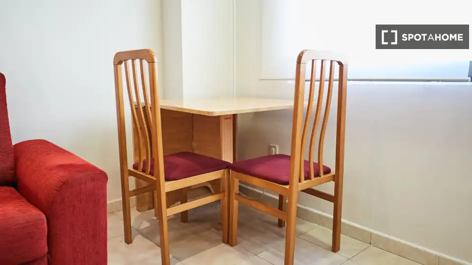 Comedor de Piso de alquiler en Madrid con Aire acondicionado, Calefacción y Amueblado