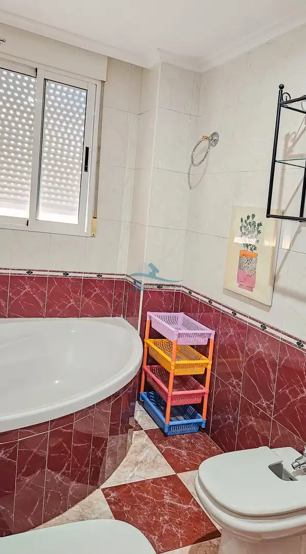 Bany de Pis en venda en Linares amb Aire condicionat, Calefacció i Terrassa