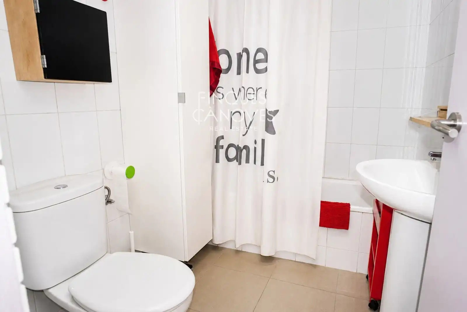 Bathroom of Attic for sale in Bescanó  with Air Conditioner, Heating and Parquet flooring