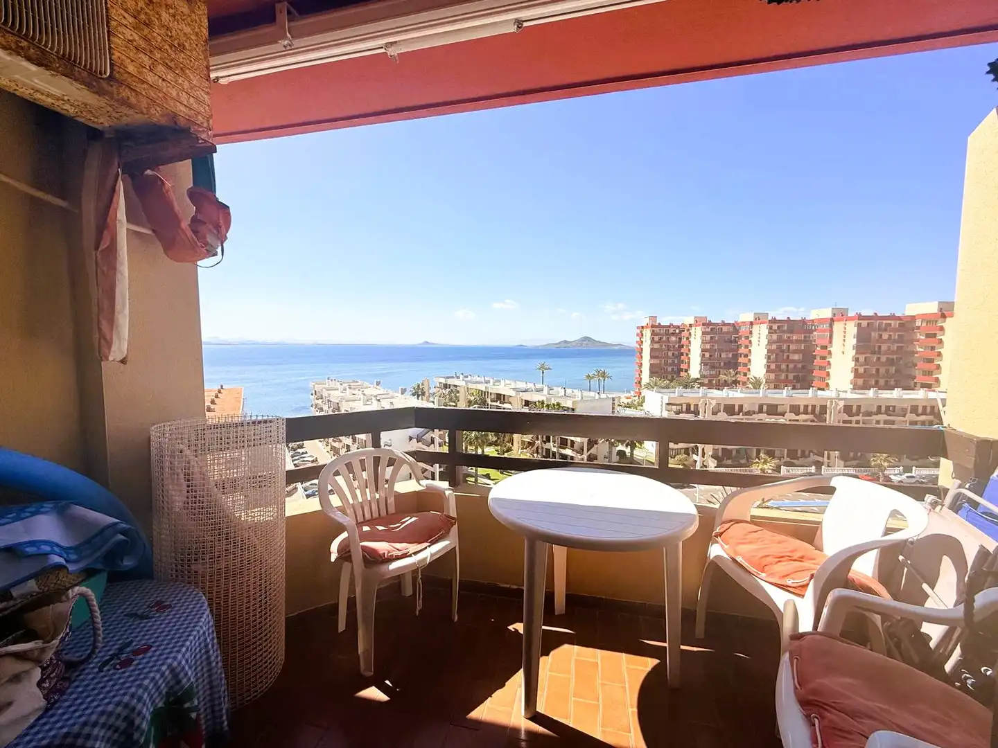 Terraza de Apartamento en venta en La Manga del Mar Menor con Terraza, Amueblado y Horno