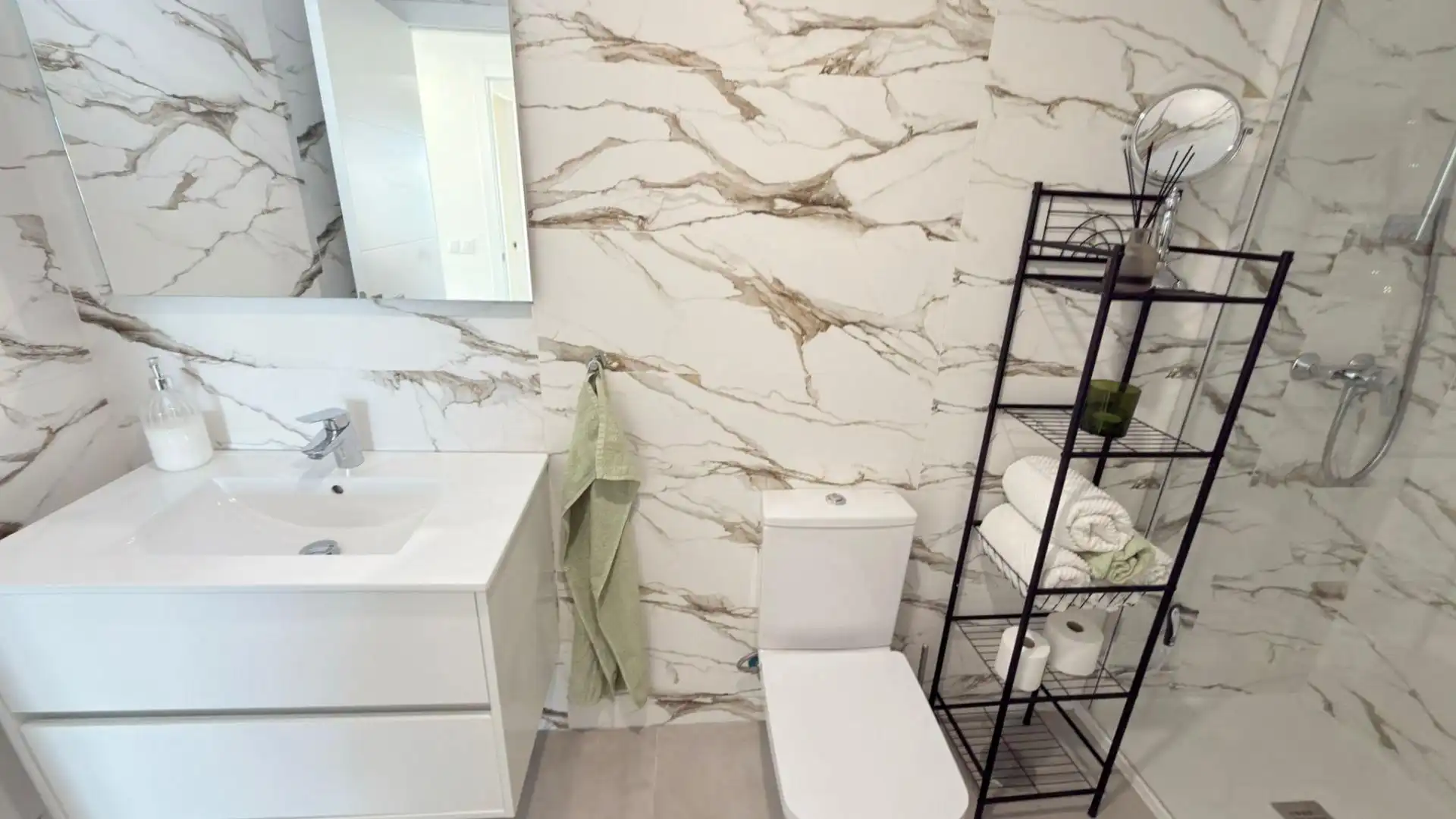Bany de Apartament en venda en Orihuela amb Aire condicionat, Calefacció i Jardí privat