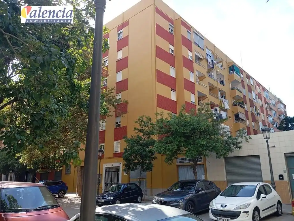 Pis amb ascensor en venda a Benicalap