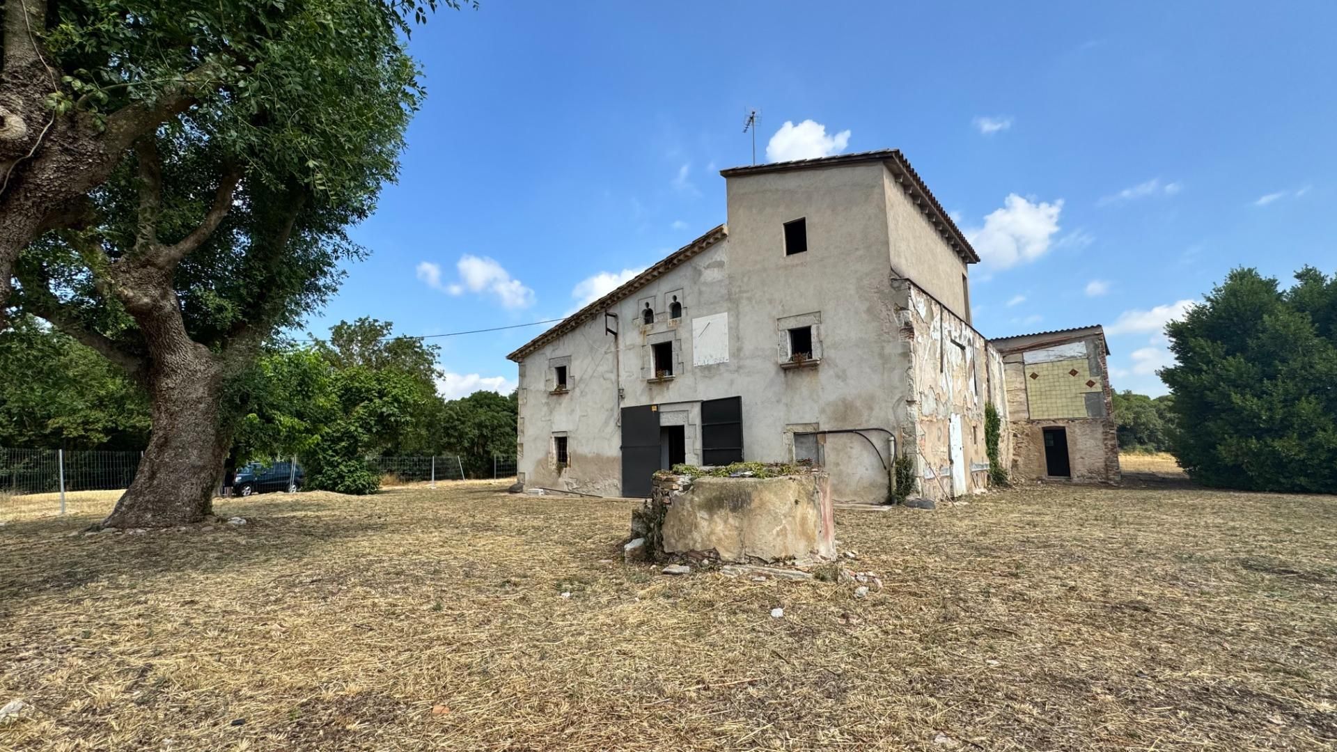 Vista exterior de Finca rústica en venda en Caldes de Malavella amb Calefacció i Jardí privat