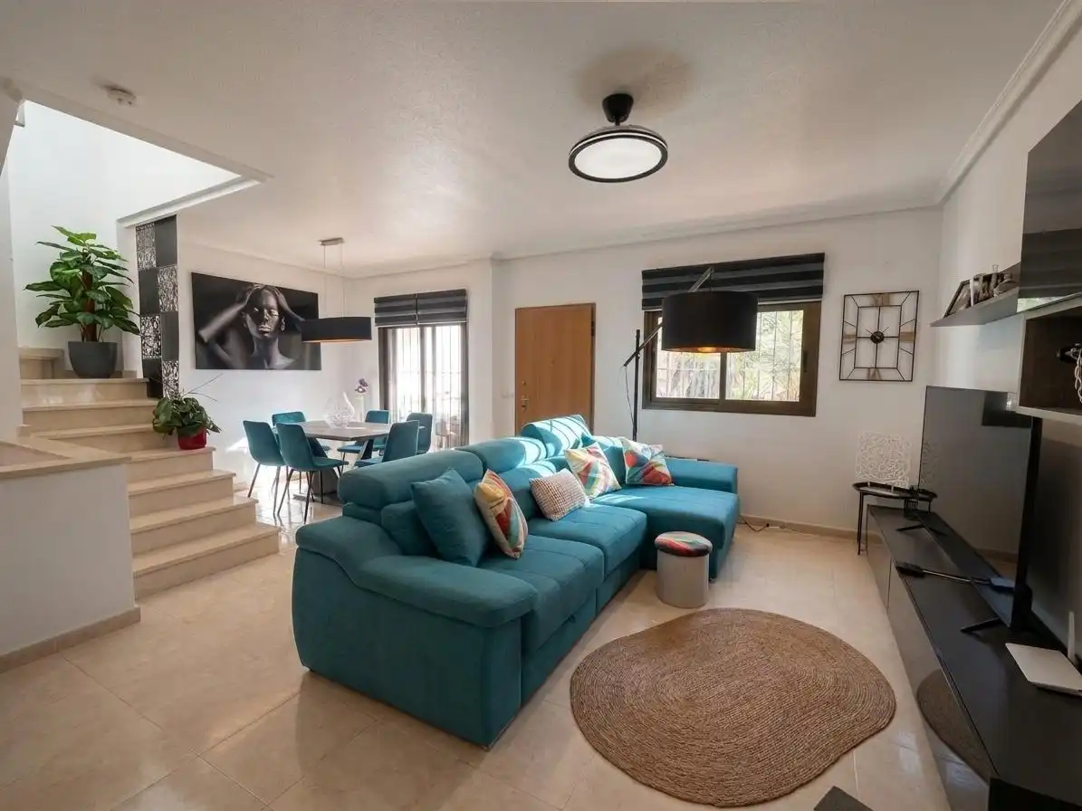 Reihenhaus mit Pool zum Verkauf in Calle ALMAZARICA LA-CIUDAD COMU