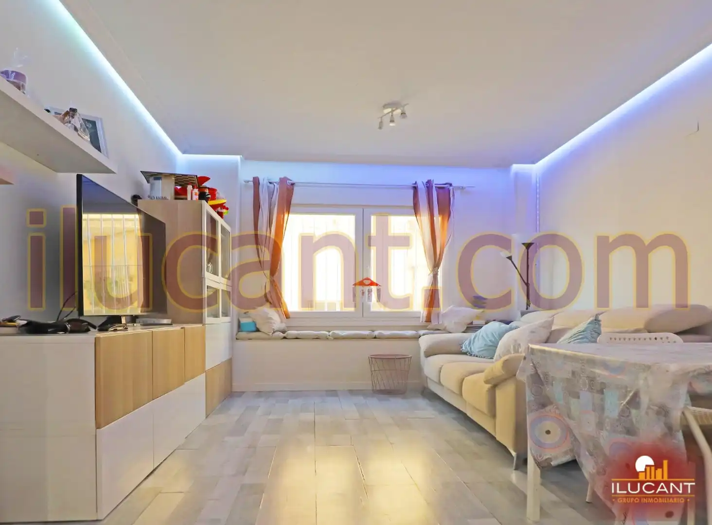 Sala d'estar de Pis en venda en Alicante / Alacant amb Aire condicionat