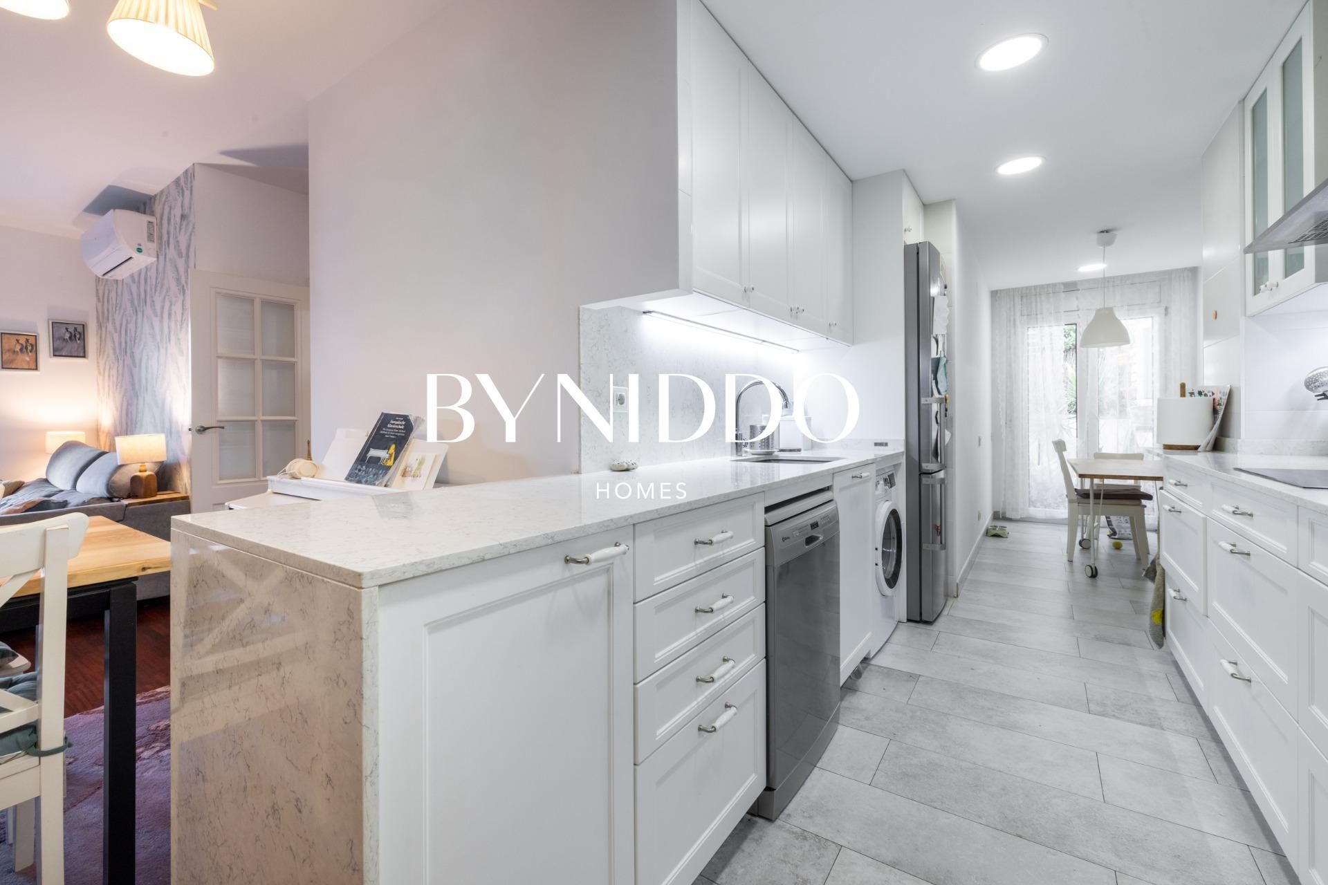 Kitchen of Planta baja for sale in Sant Cugat del Vallès  with Air Conditioner, Heating and Private garden