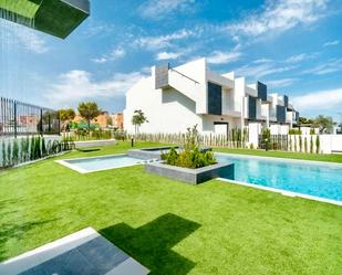 Exterior view of Single-family semi-detached for sale in Torrevieja  with Air Conditioner, Terrace and Community pool
