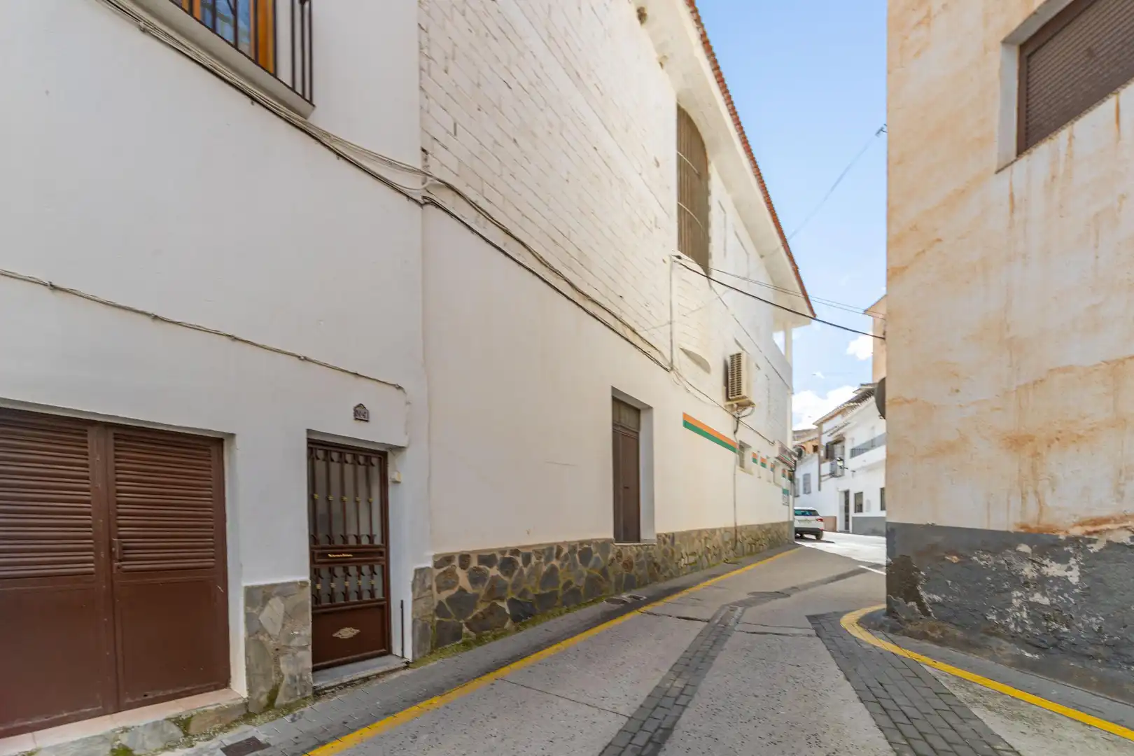 Vista exterior de Casa adosada en venta en La Peza con Balcón